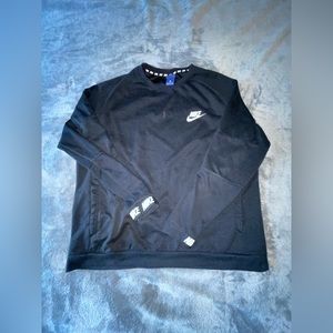 NIKE Crewneck!